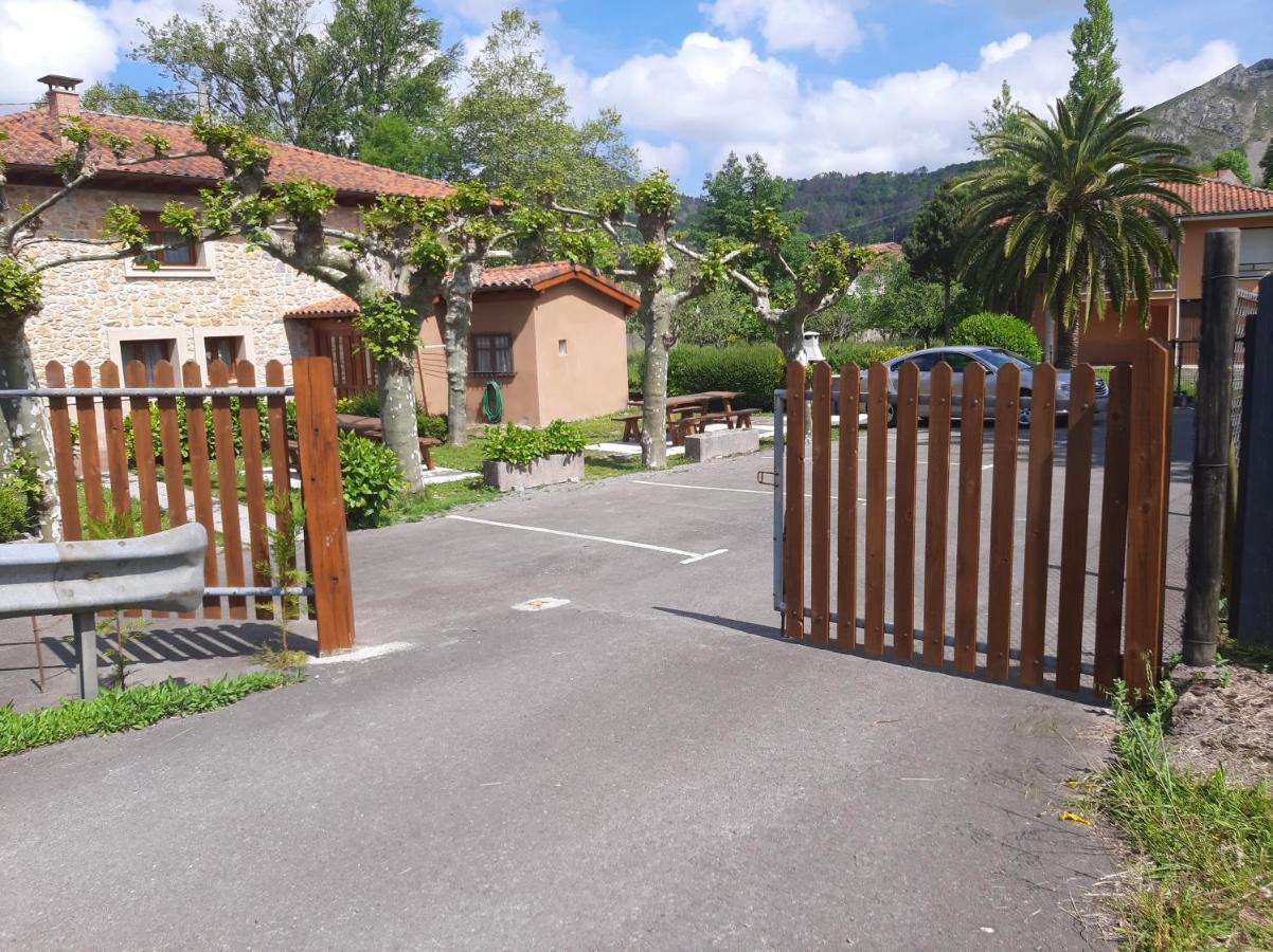 El Puentin Del Sella Con Wifi Y Parking Gratuito Lägenhet Onís Exteriör bild